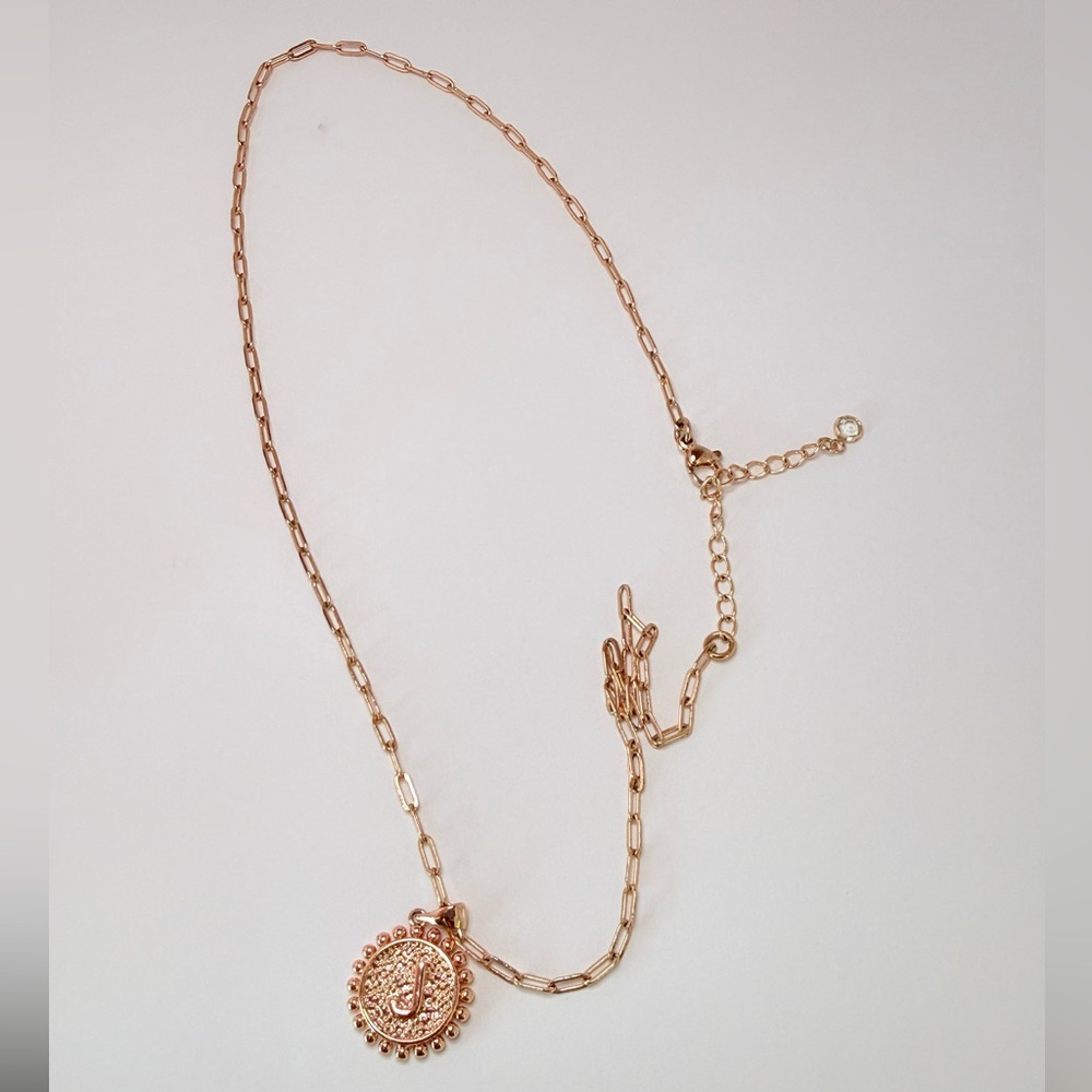 🛍️Gold Tone Reversible Paperclip Chain Necklace with Initial J & Heart Pendant